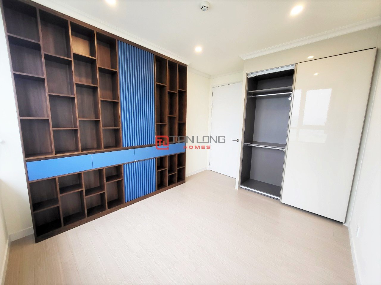 Chuyển nhượng nhanh căn hộ 3 ngủ 113,21m2 tầng cao view hồ tòa 901A Starlake 11