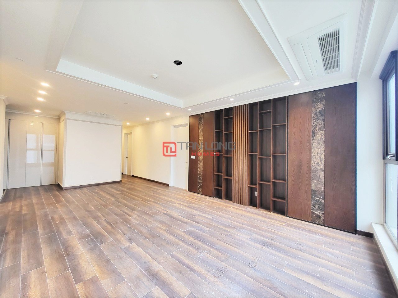 Chuyển nhượng nhanh căn hộ 3 ngủ 113,21m2 tầng cao view hồ tòa 901A Starlake 3