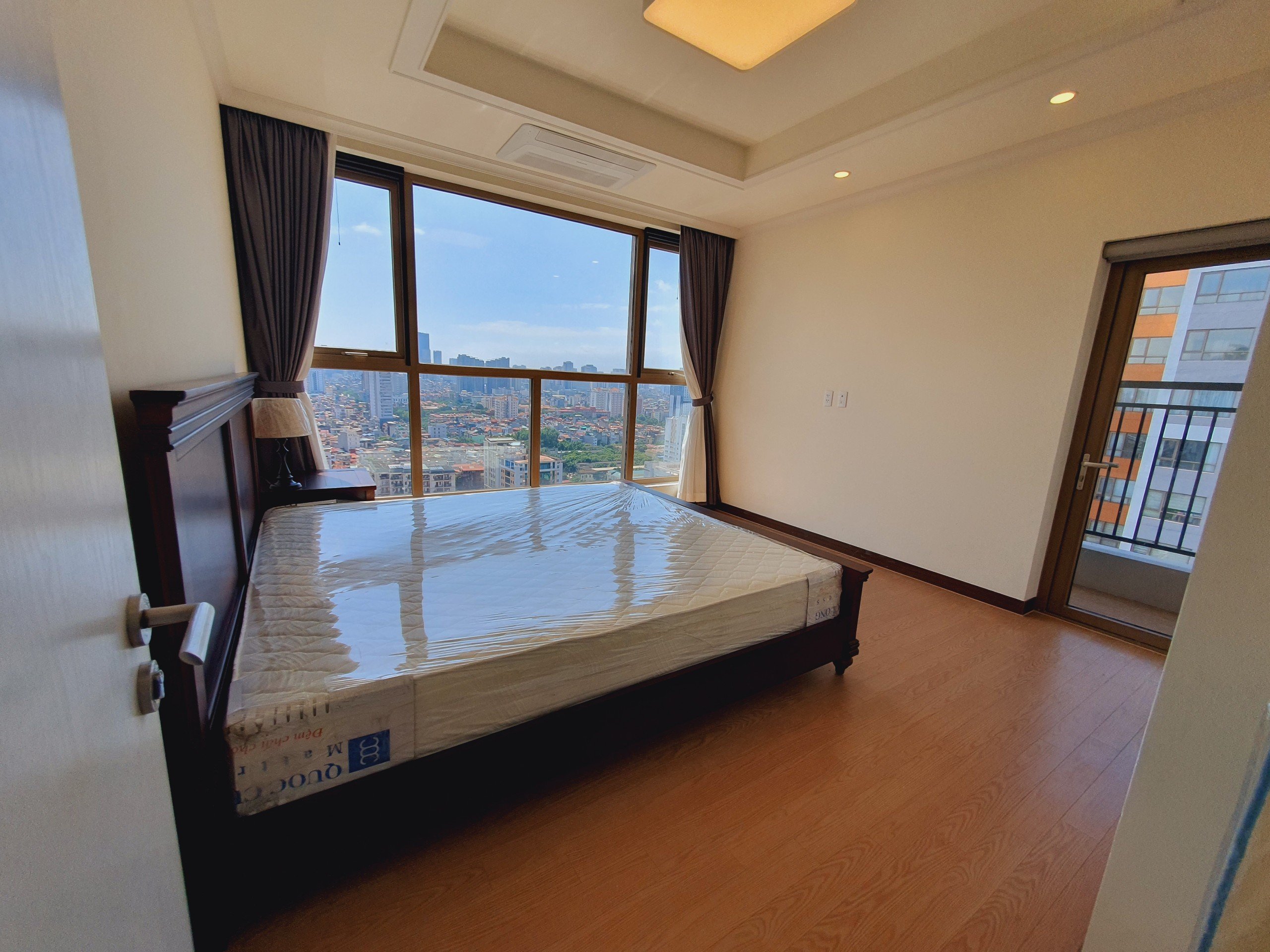 ĐẸP NHẤT STARLKE: Cho thuê căn K-177m2 | 4PN full đồ mới tầng cao tòa 902 11