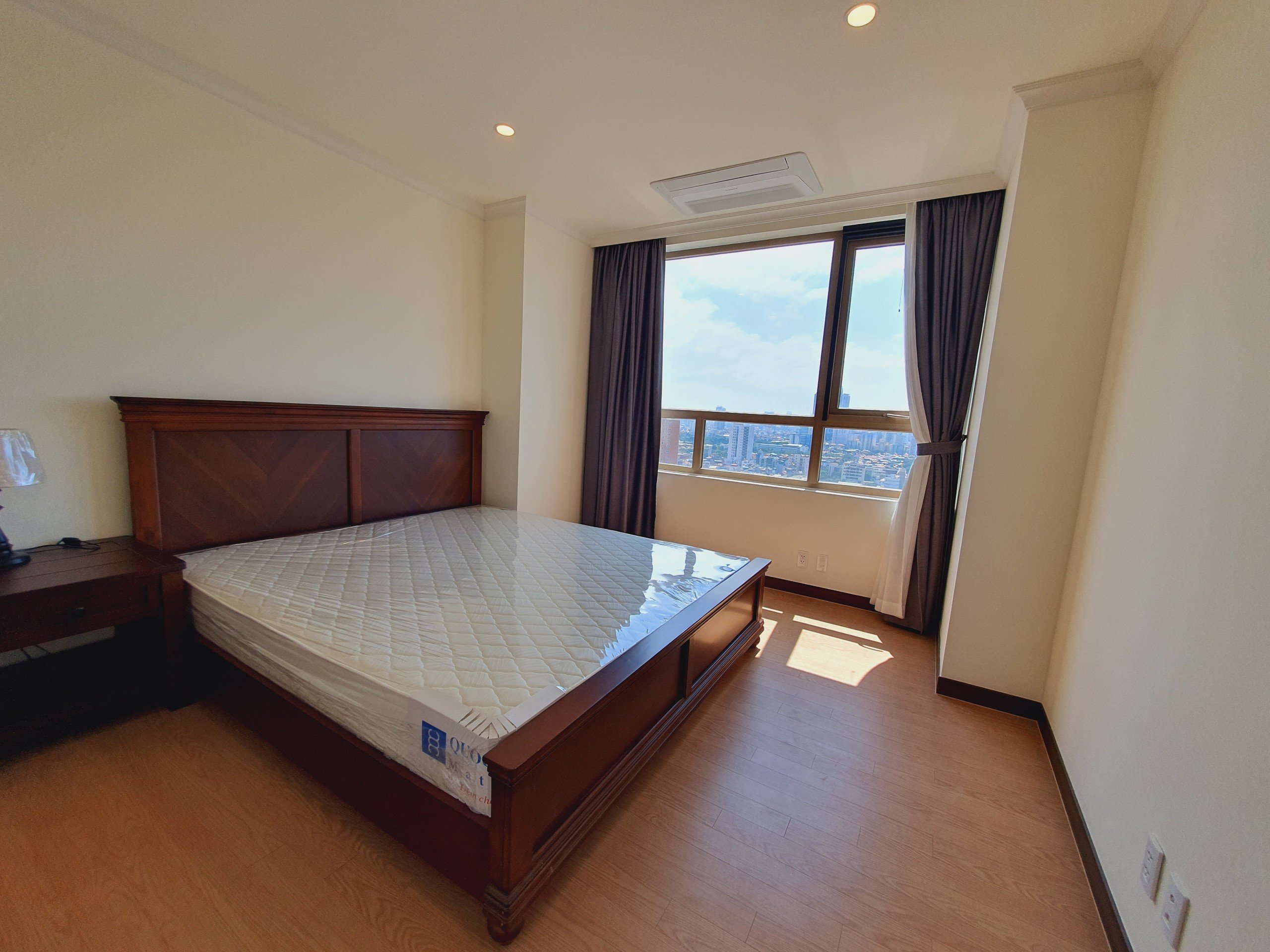 ĐẸP NHẤT STARLKE: Cho thuê căn K-177m2 | 4PN full đồ mới tầng cao tòa 902 9