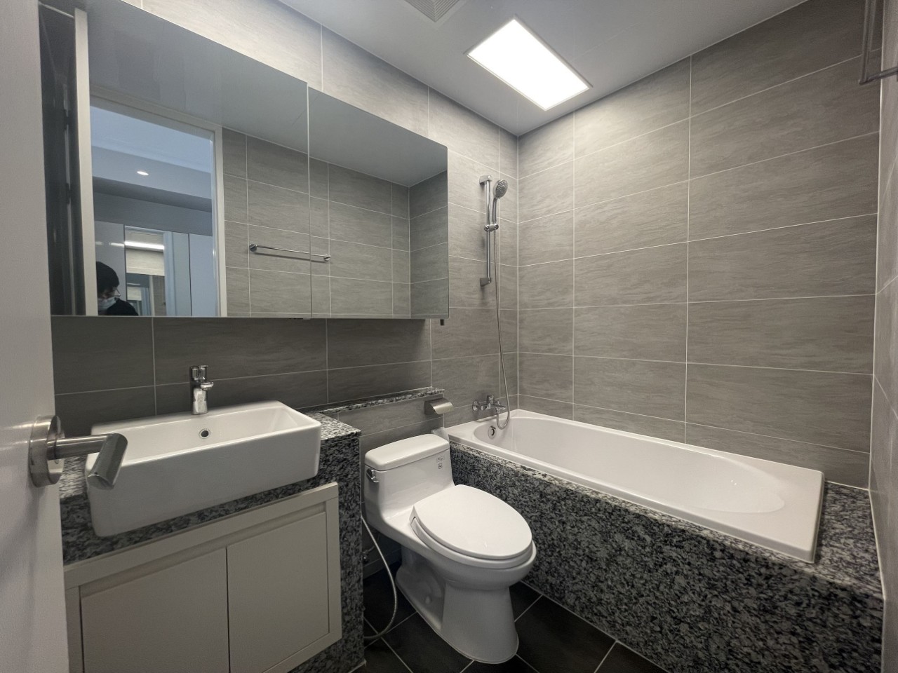 GIÁ RẺ NHẤT 3PN STARLAKE: Cho thuê căn 110m2 full đồ mới đẹp tòa 901 13