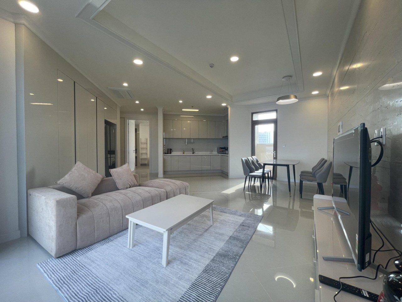 GIÁ RẺ NHẤT 3PN STARLAKE: Cho thuê căn 110m2 full đồ mới đẹp tòa 901 3