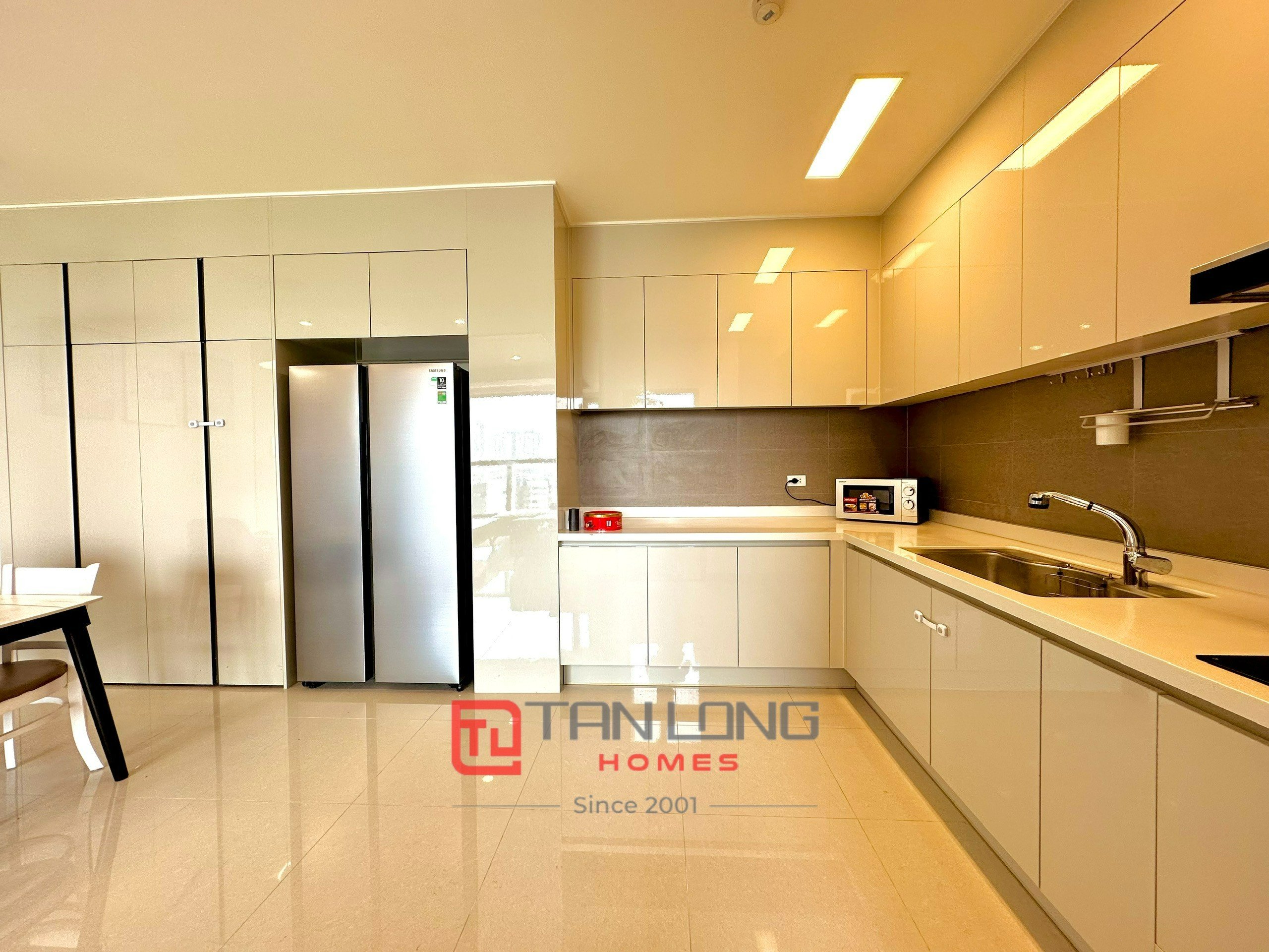 Giảm giá 50$ khi thuê căn 2PN/91m2 full đồ view biệt thự tại 902 Starlake 6