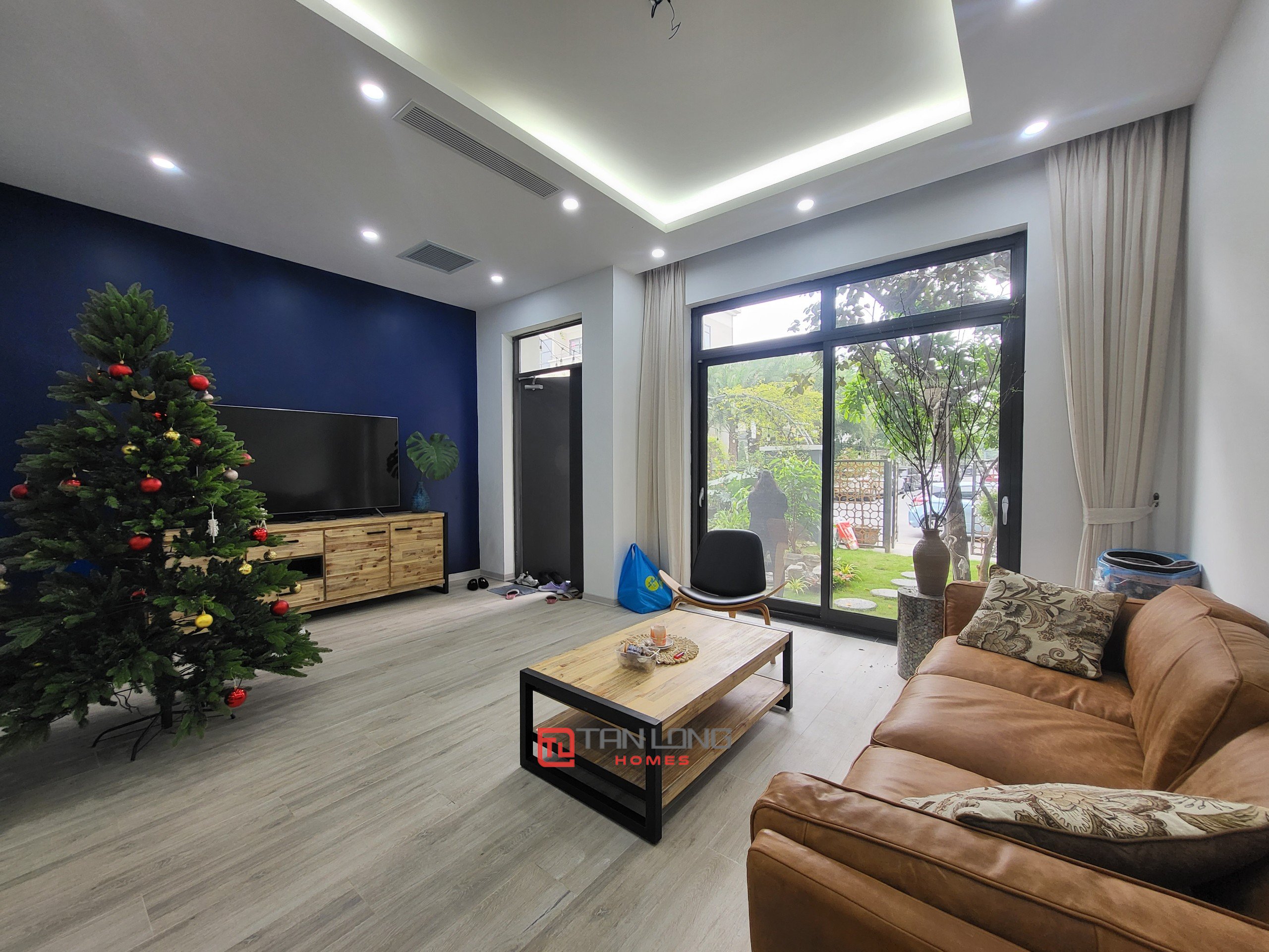Hàng siêu hot! Cho thuê biệt thự GĐ1 hoàn thiện 132m2 x 4 tầng full đồ mới Starlake 1