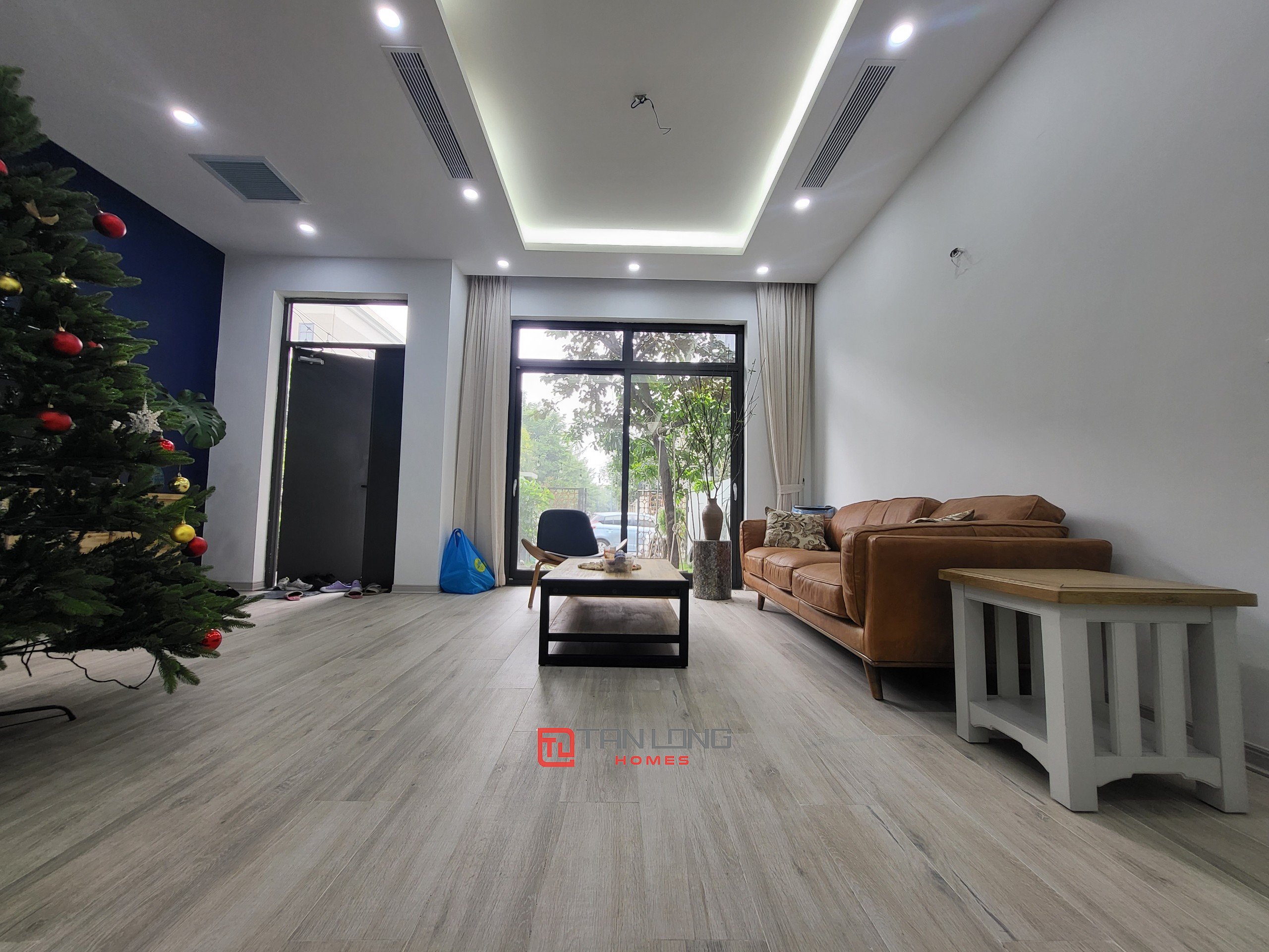 Hàng siêu hot! Cho thuê biệt thự GĐ1 hoàn thiện 132m2 x 4 tầng full đồ mới Starlake 3