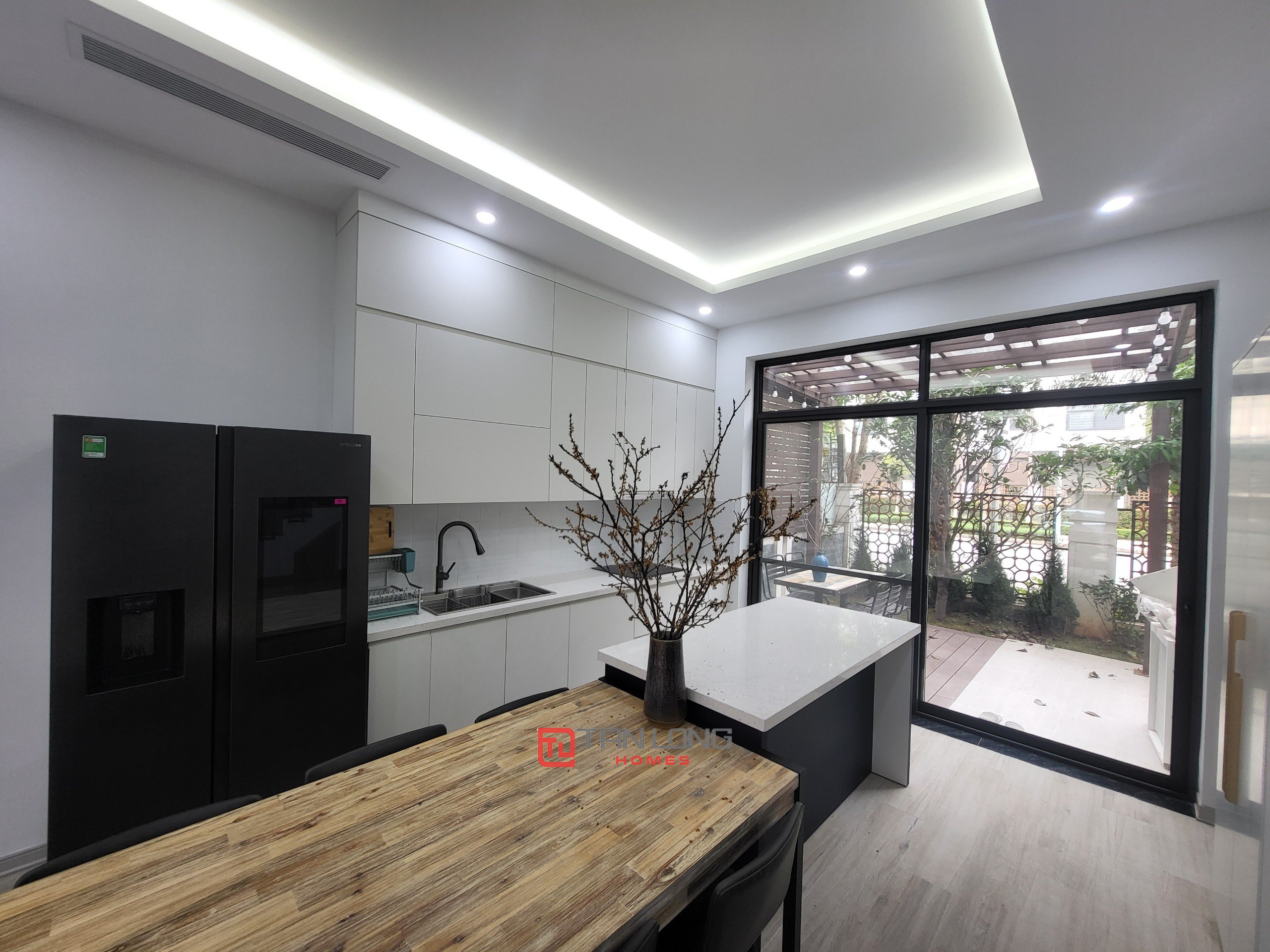 Hàng siêu hot! Cho thuê biệt thự GĐ1 hoàn thiện 132m2 x 4 tầng full đồ mới Starlake 5