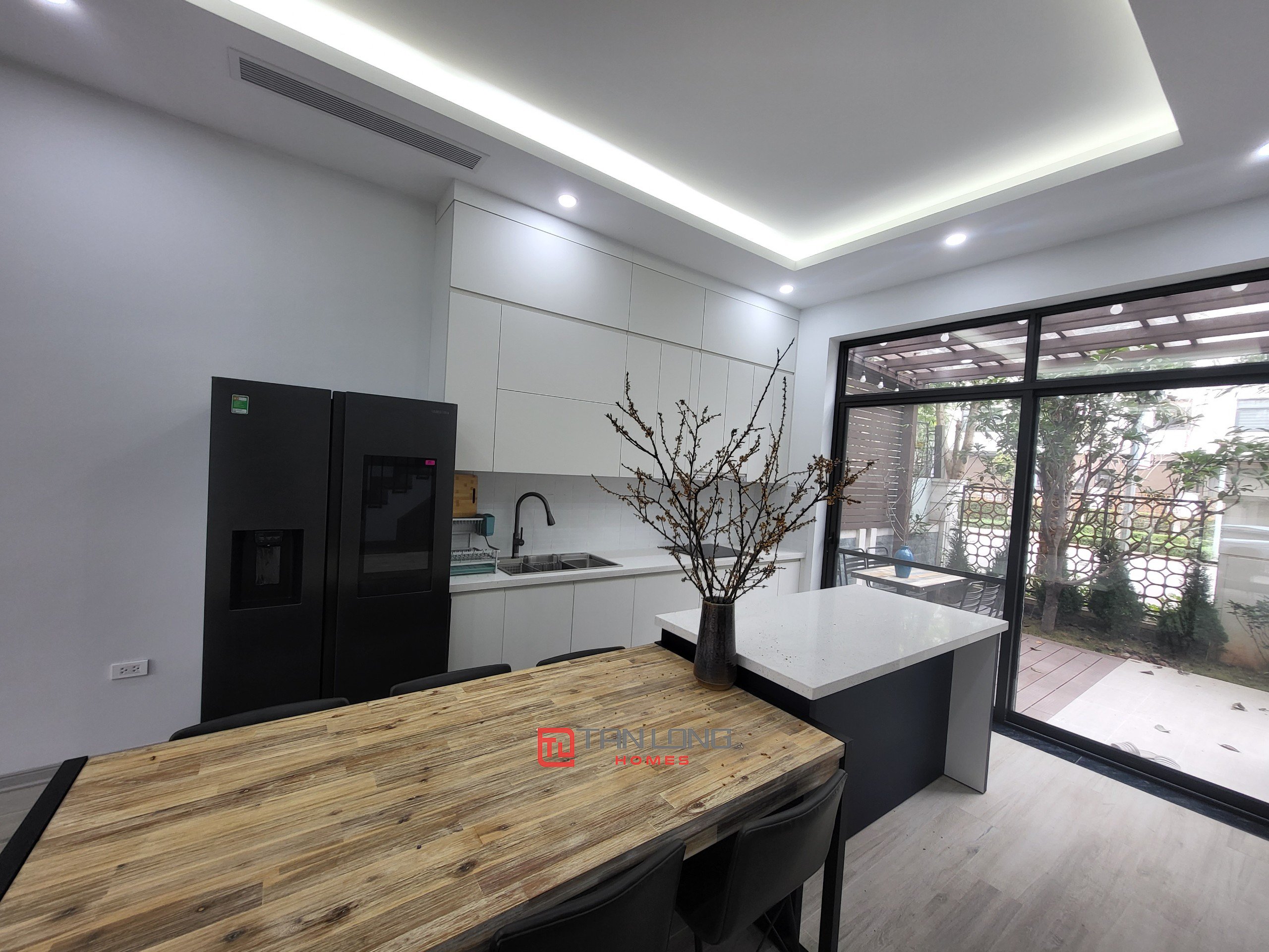 Hàng siêu hot! Cho thuê biệt thự GĐ1 hoàn thiện 132m2 x 4 tầng full đồ mới Starlake 8