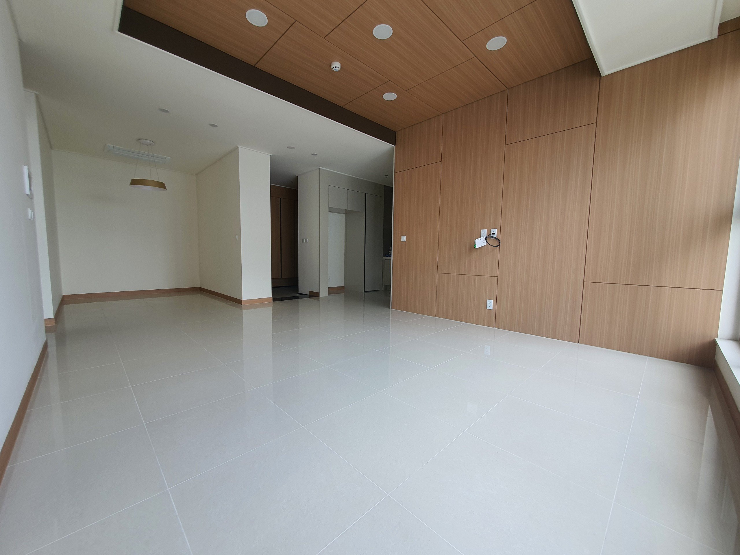Cần bán căn hộ 2 phòng ngủ giá rẻ nhất chung cư cao cấp Starlake