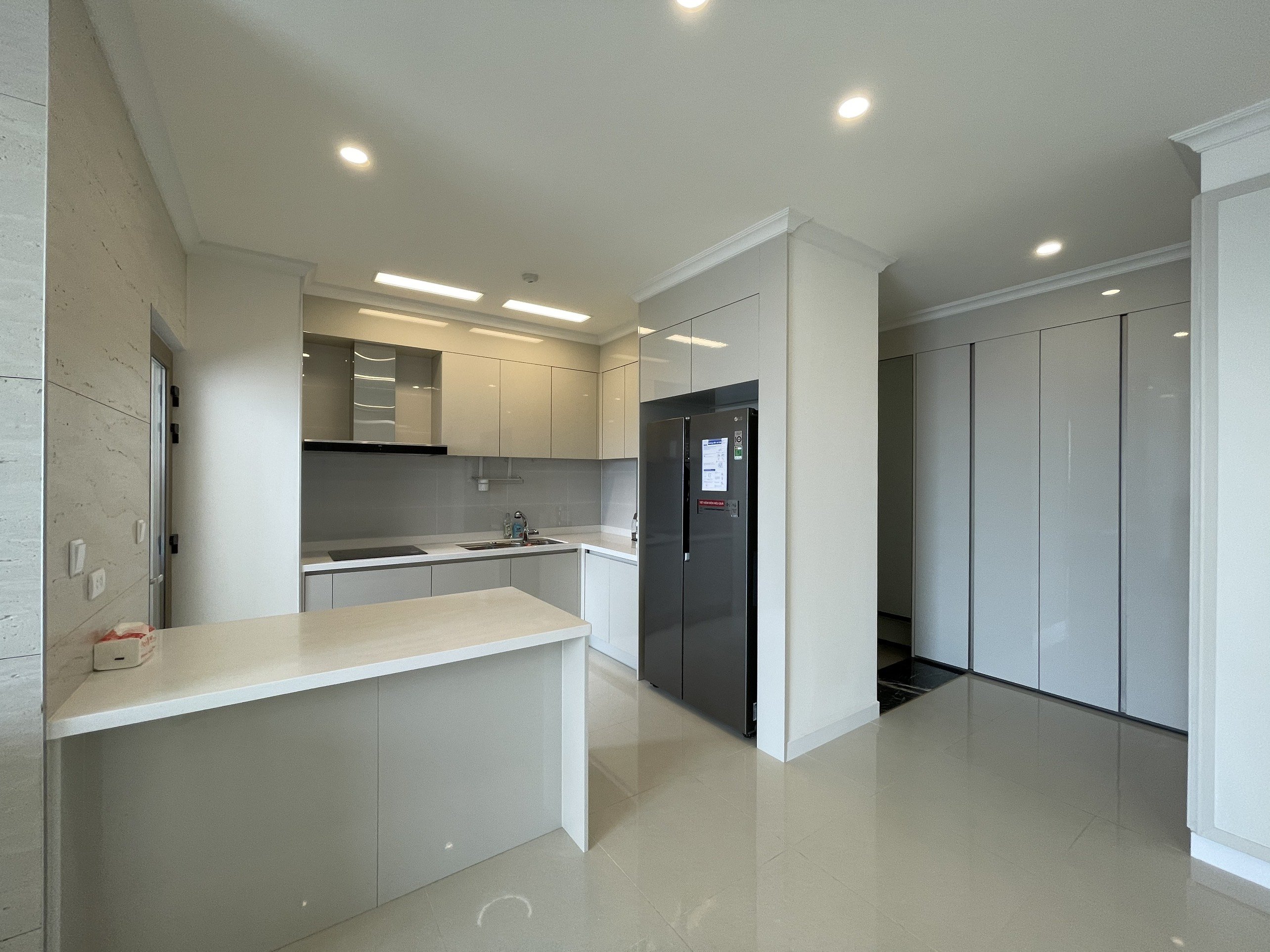Chính chủ cho thuê căn hộ 03 ngủ đủ đồ đẹp chung cư cao cấp Starlake