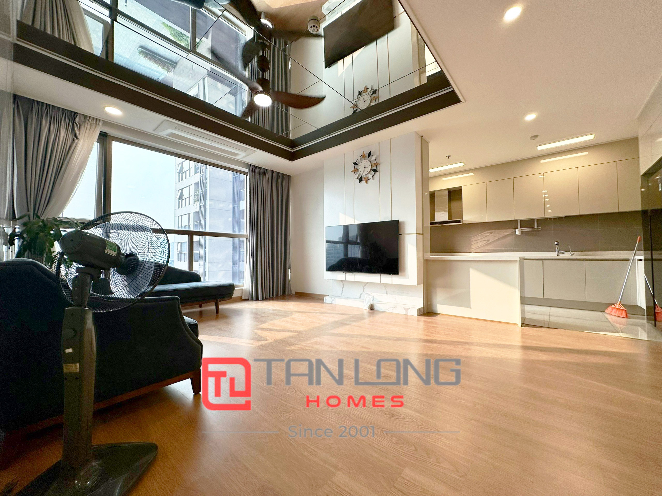 MỚI NHẤT! Cho thuê căn D3-101m2 | 2PN tầng trung view nội khu tòa 901 Starlake 1