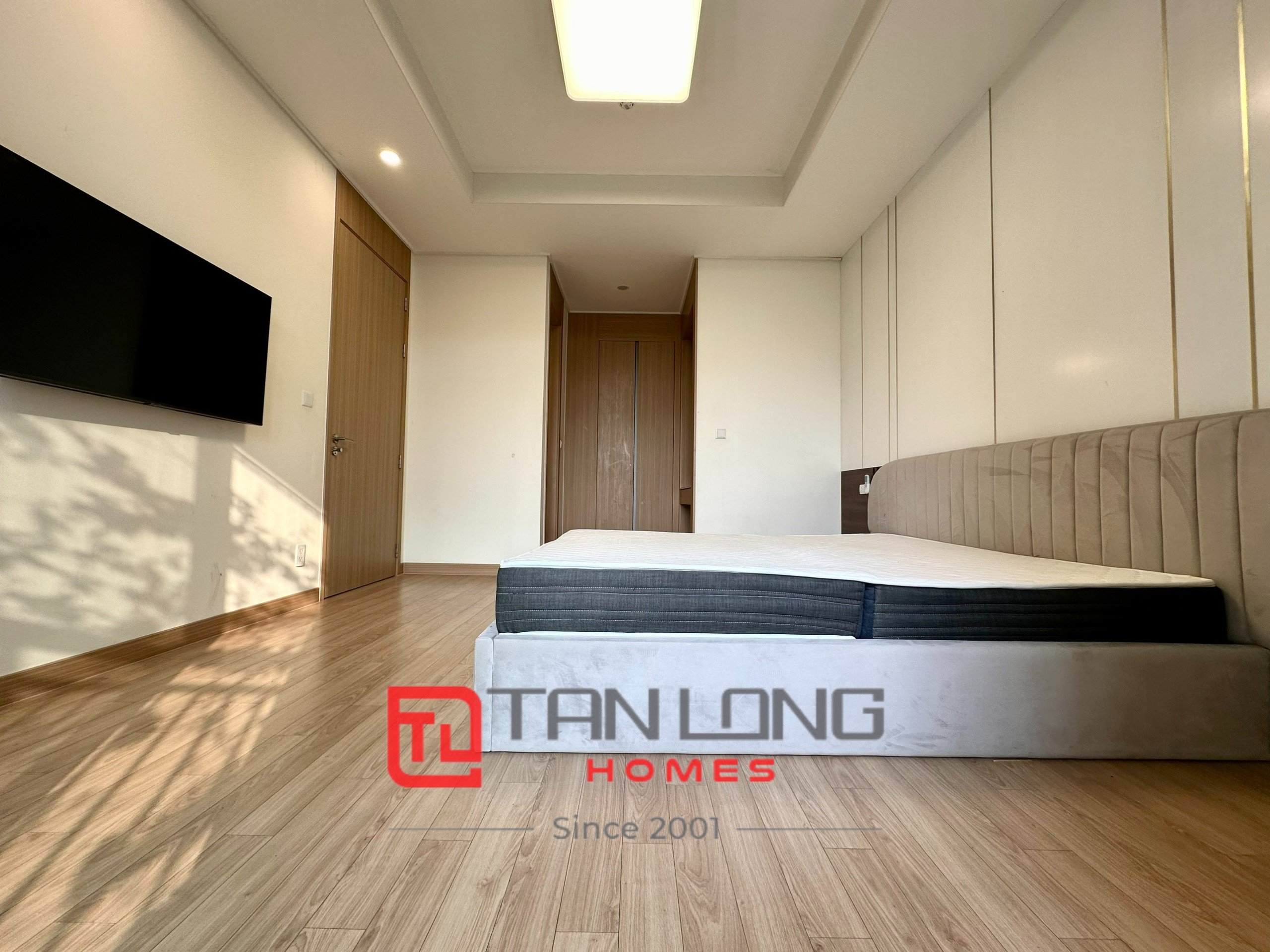 MỚI NHẤT! Cho thuê căn D3-101m2 | 2PN tầng trung view nội khu tòa 901 Starlake 6