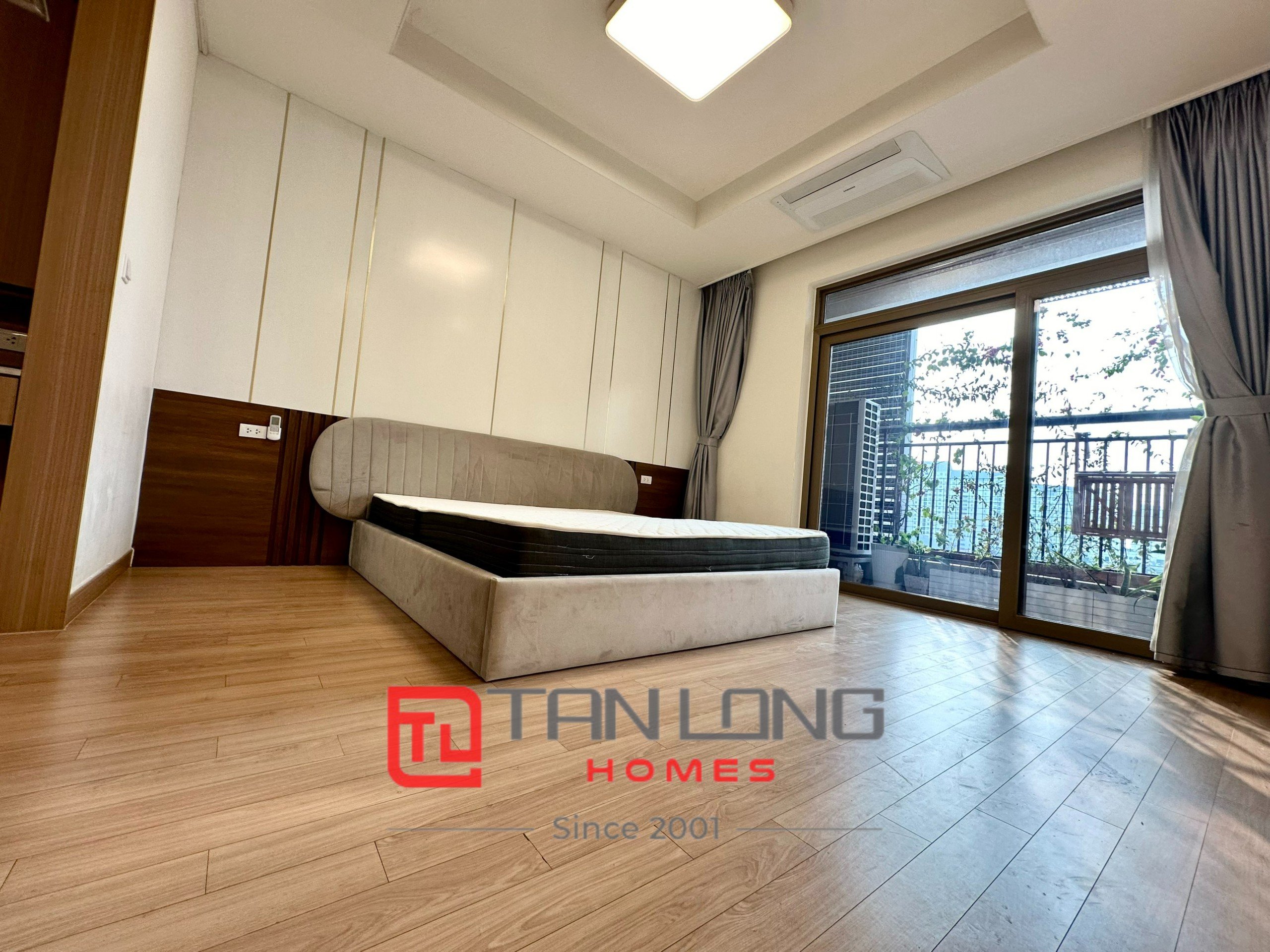 MỚI NHẤT! Cho thuê căn D3-101m2 | 2PN tầng trung view nội khu tòa 901 Starlake 7
