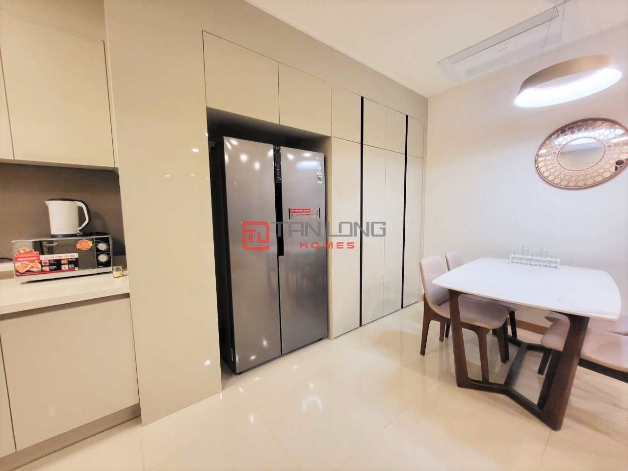 NHÀ ĐẸP - GIÁ TỐT! Cho thuê căn 2 ngủ 91m2 full đồ đẹp tòa 902 Starlake 4