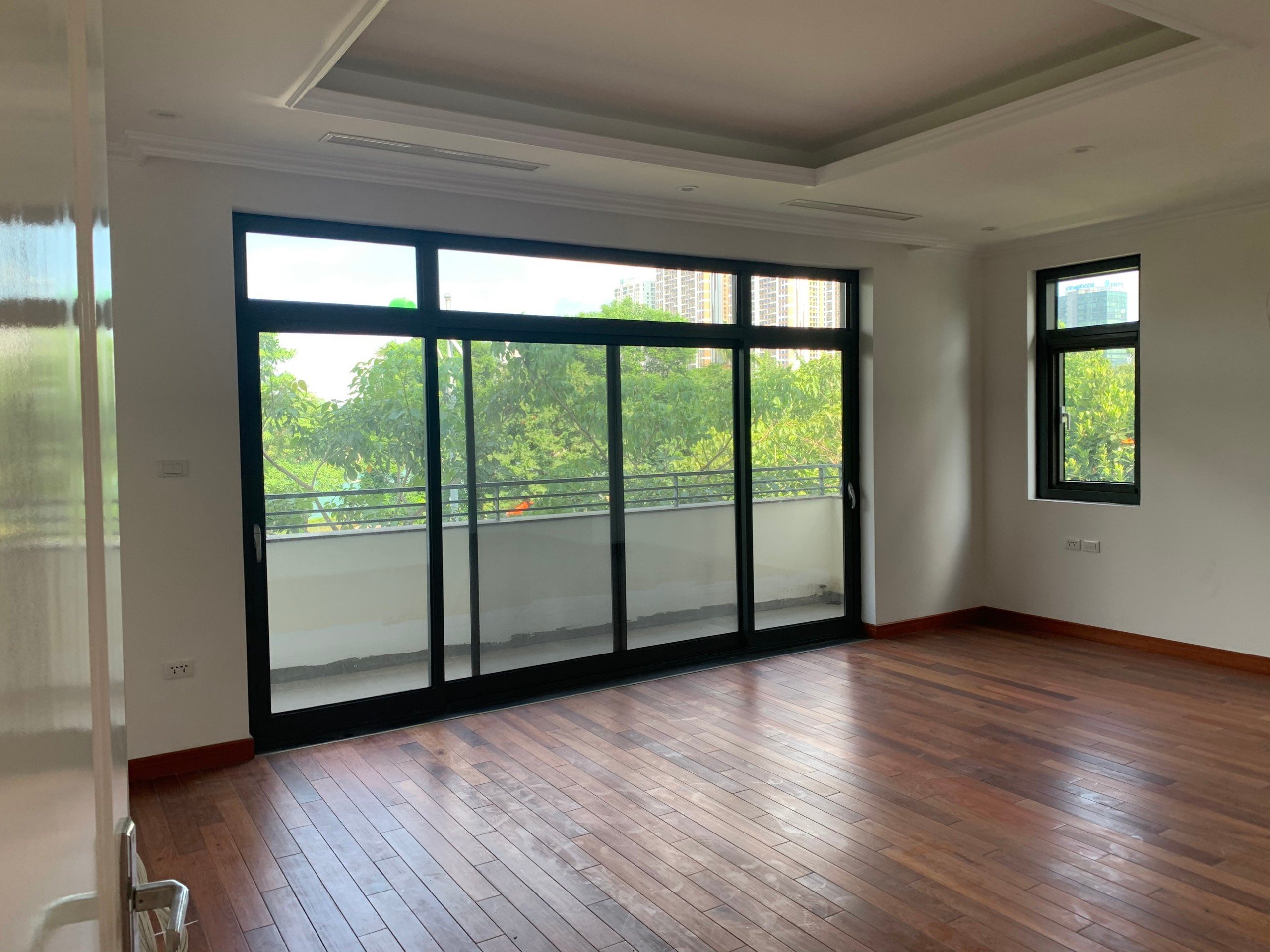 Bán biệt thự đơn lập Starlake: 346m2 x 3 tầng cạnh hồ, vị trí phong thủy tốt