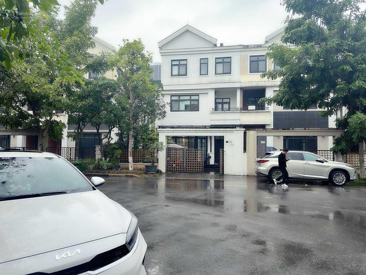 Bán biệt thự Starlake - Song lập H7 TT2 vị trí đẹp 220m2 thang máy hiện đại