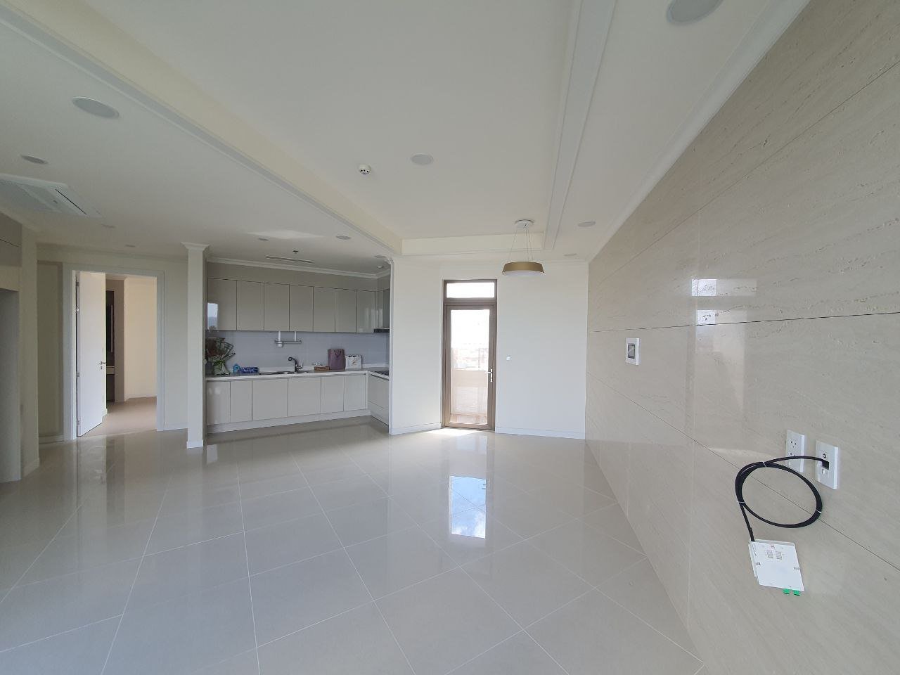 Cần bán căn E-110m2 tầng trung, đồ cơ bản tòa 903 Starlake, giá tốt!