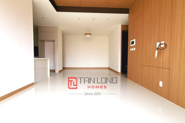 Cần bán gấp căn 2PN/101m2 mới nguyên bản, tầng trung tại 903 Starlake