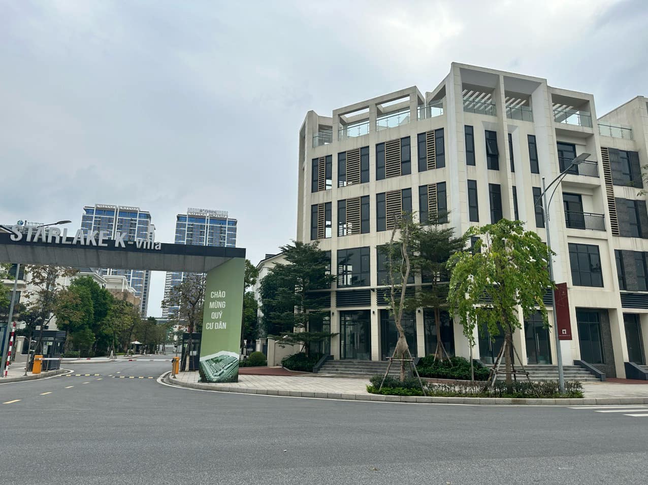 Chính chủ bán Shophouse K3 Starlake: 285m2 x 3 tầng cơ bản, kinh doanh tốt