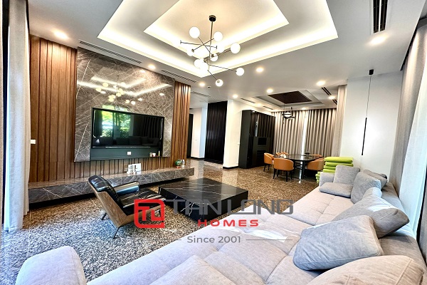 Cho thuê biệt thự đơn lập, căn góc 294m2 x 3 tầng full đồ tại H7 Starlake