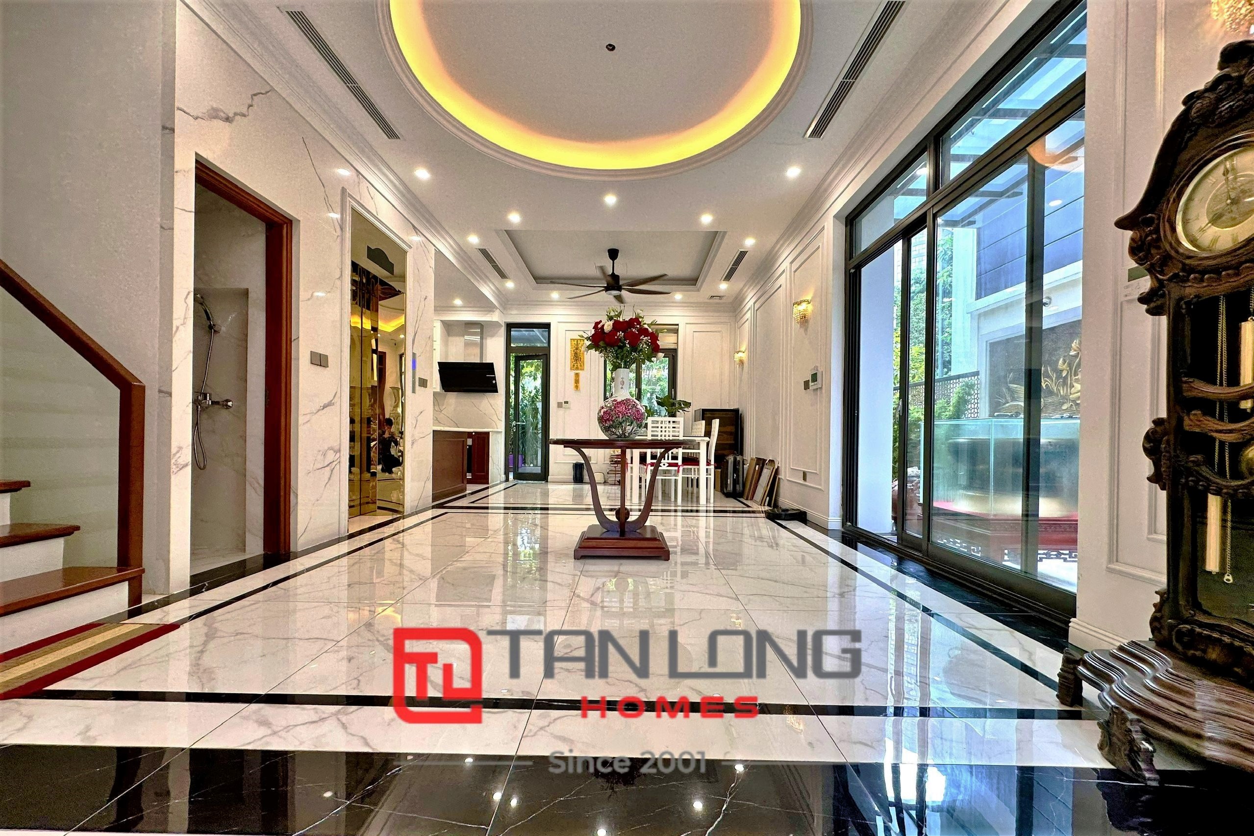 Cho thuê biệt thự song lập H6 Starlake: 5PN/215m2 full đồ nhập khẩu, có thang máy