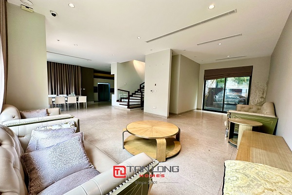 Cho thuê biệt thự song lập H7 Starlake: 222m2 x 3,5 tầng có sân vườn, giá tốt
