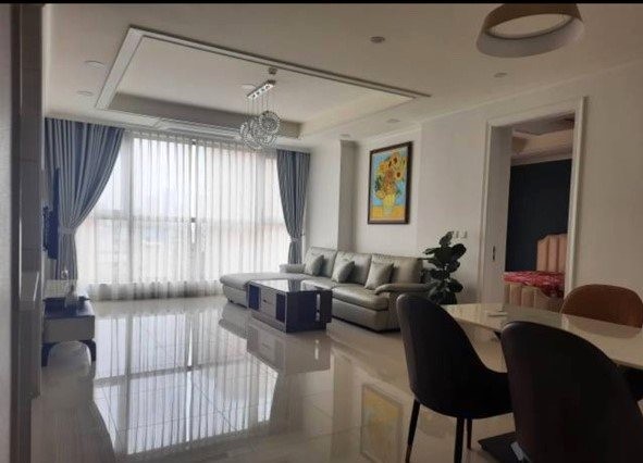 Cho thuê căn góc 3PN/113m2 tầng trung, hướng Nam view thoáng tòa 903 Starlake