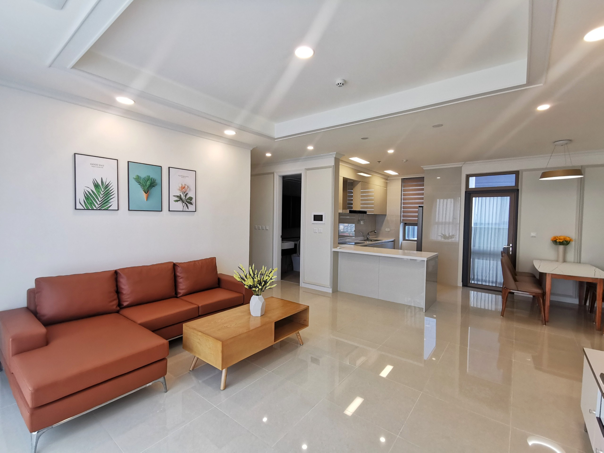 Cho thuê căn hộ 3 ngủ 112m2 tầng trung full đồ view Hồ đẳng cấp tòa 902 Starlake