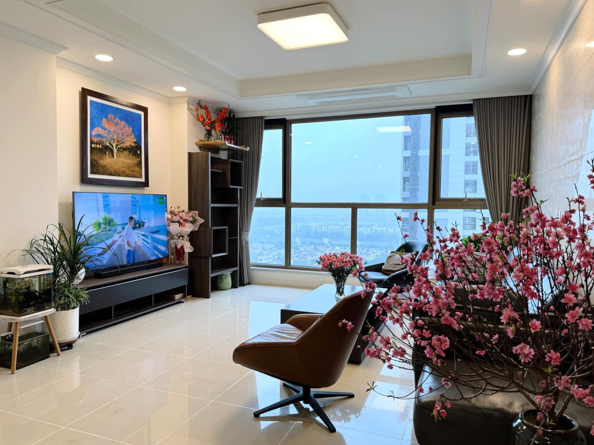 Cho thuê căn hộ 3 ngủ 113m2 full đồ view hồ hướng mát tòa 901 Starlake