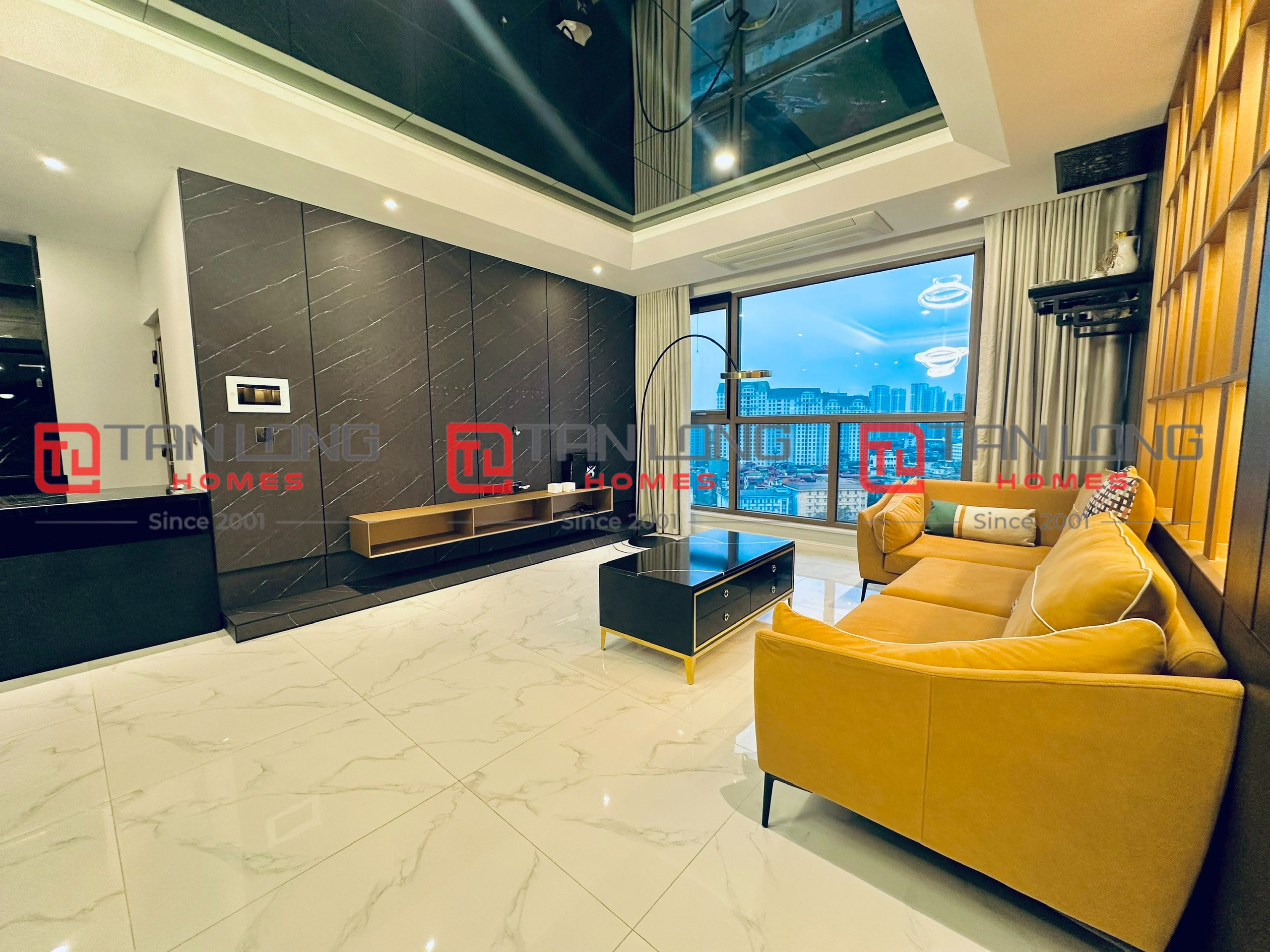 Cho thuê căn hộ Starlake 3 ngủ 113m2 full đồ tầng trung view thoáng tòa 901