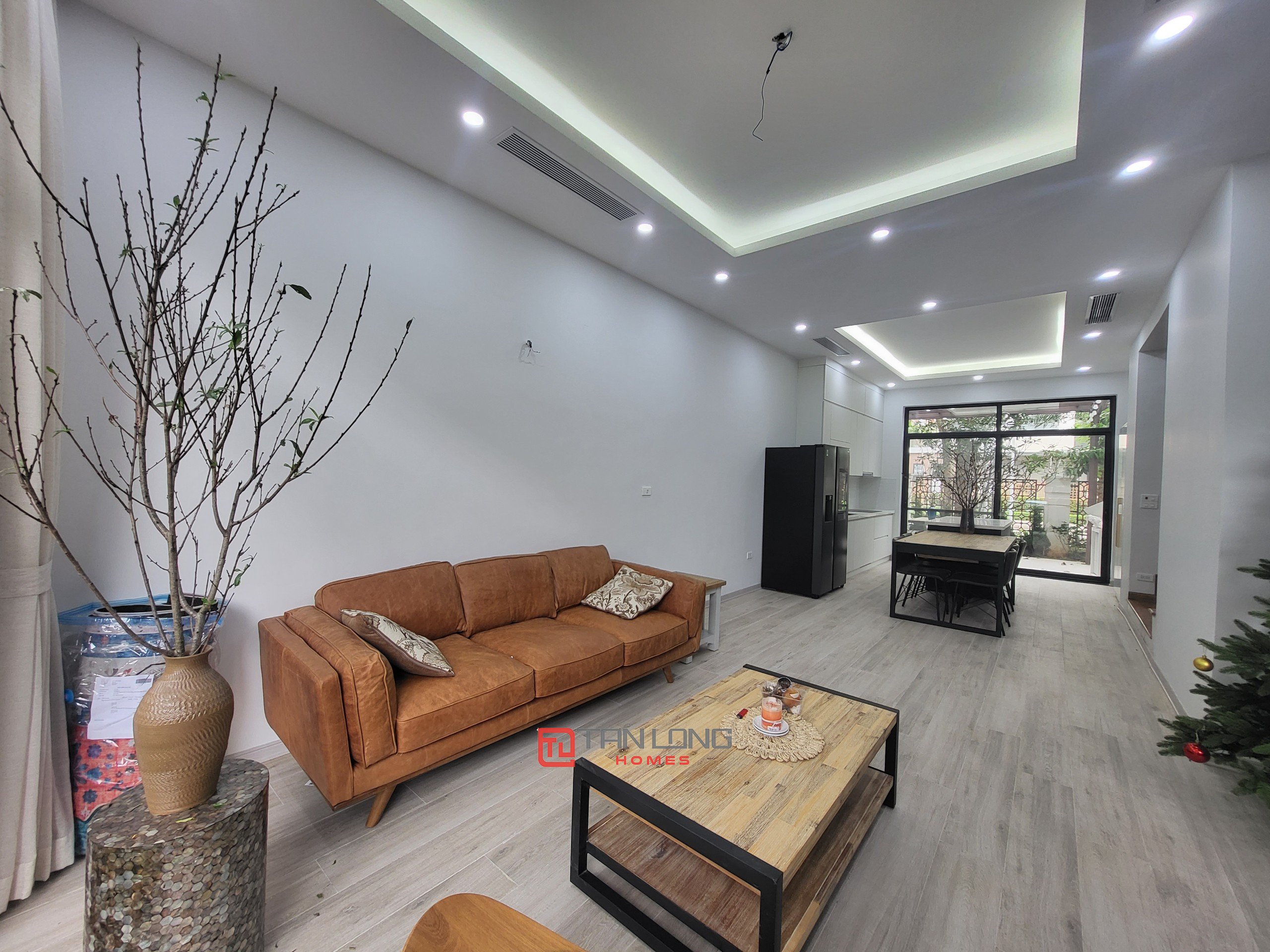 Hàng siêu hot! Cho thuê biệt thự GĐ1 hoàn thiện 132m2 x 4 tầng full đồ mới Starlake