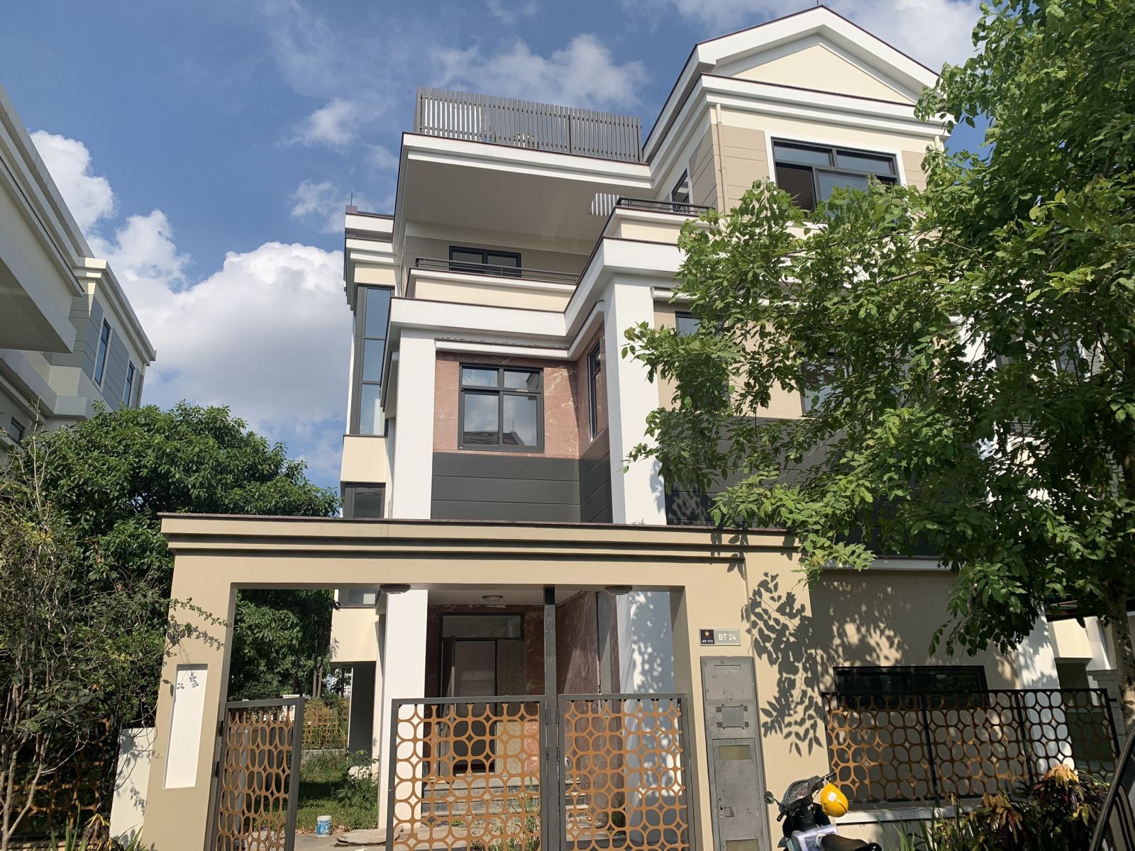 Biệt thự đơn lập Biệt thự đơn lập Starlake